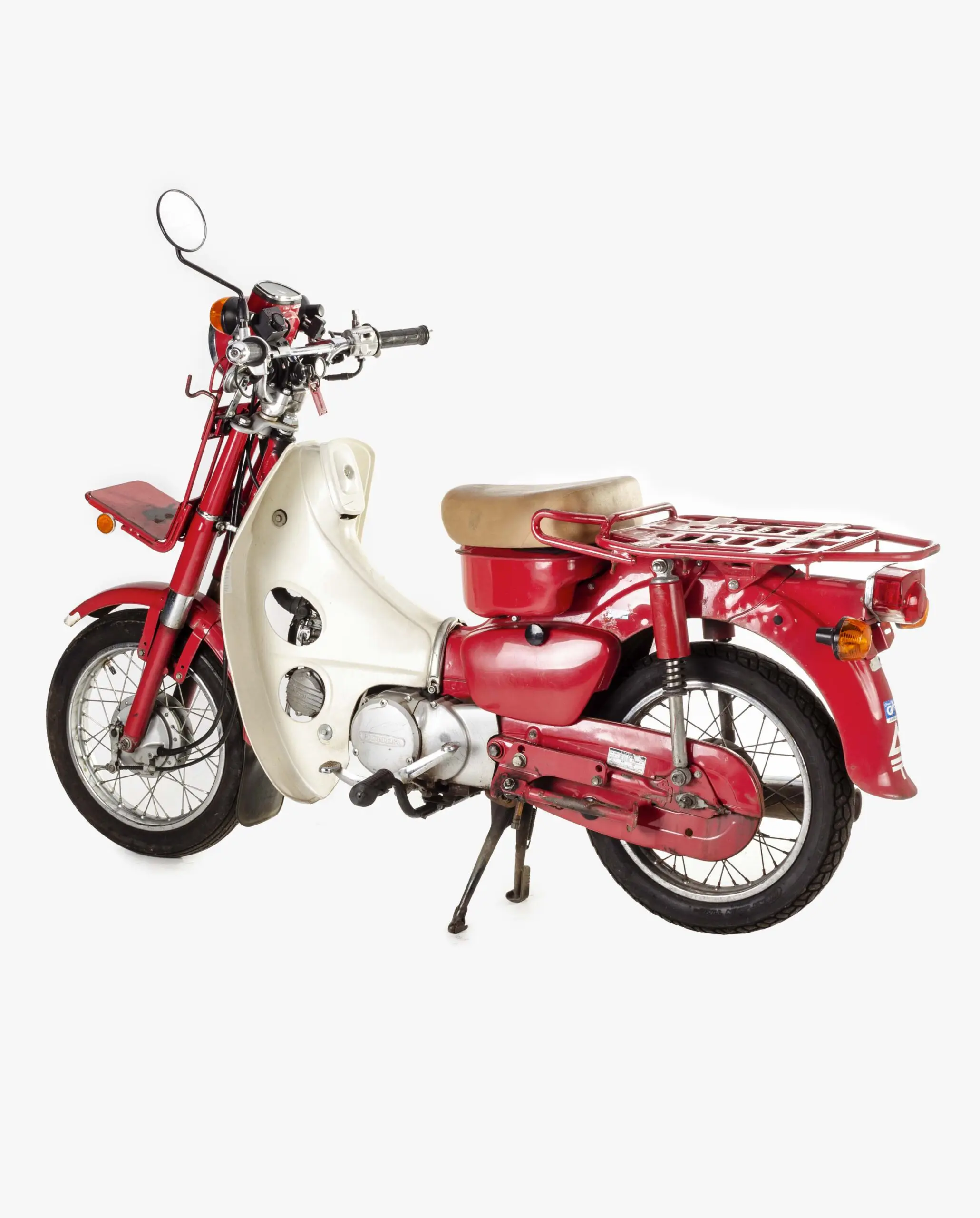 Honda red cream PTX_3534