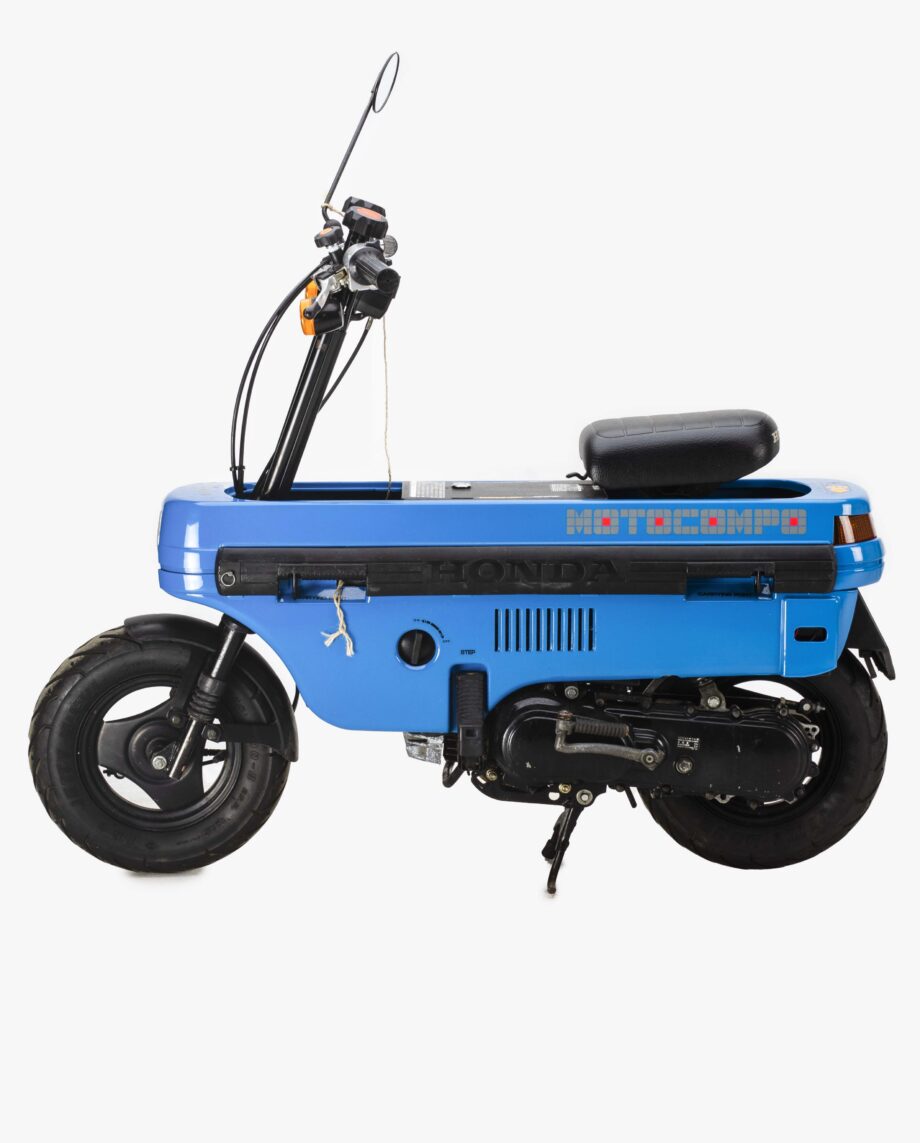 Honda Motocompo Honda AB12 Honda trunk bike Honda NZC50. Kleur blauw 2762 - Afbeelding 4