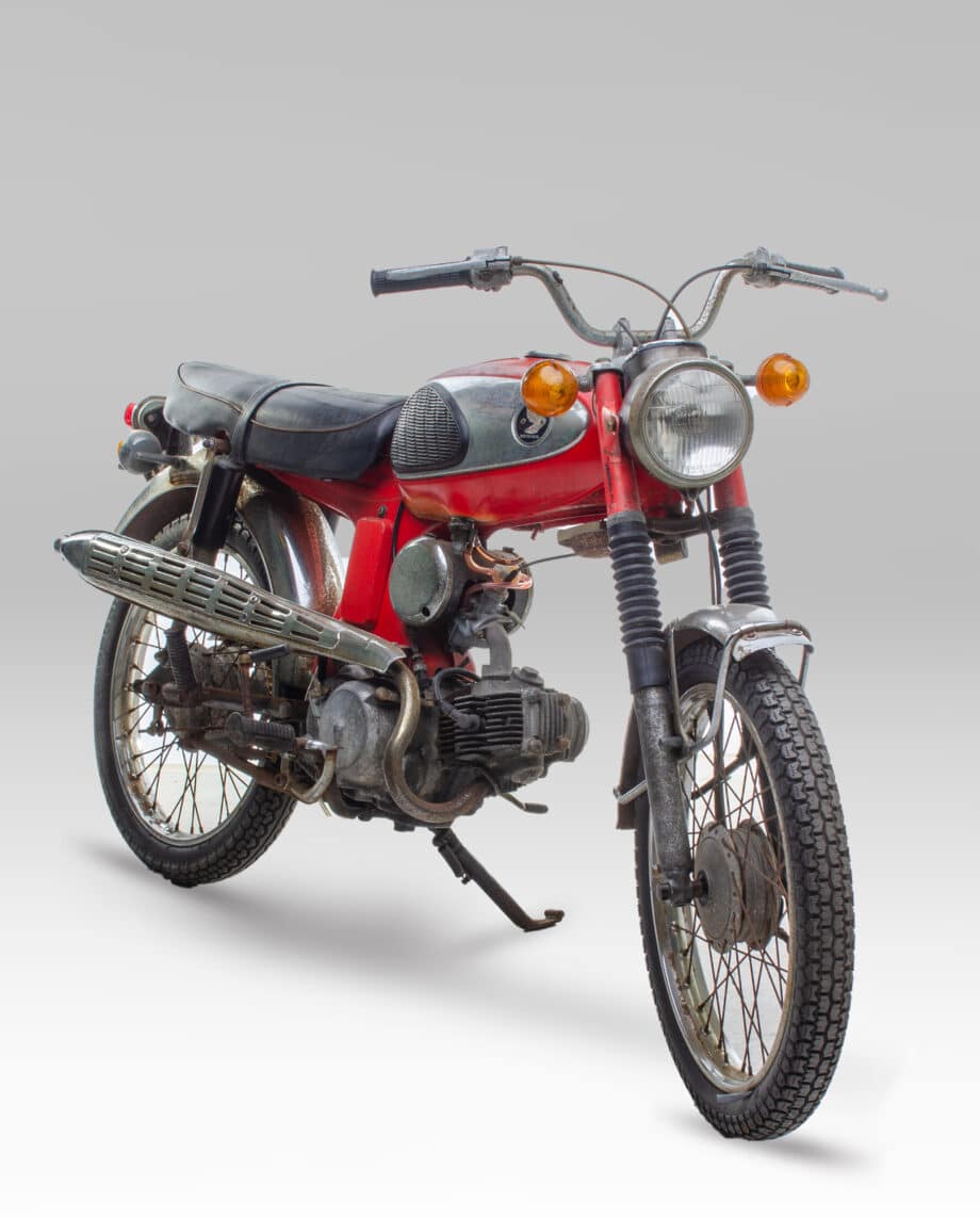 Honda CL90 Red. Read km stand 11449.