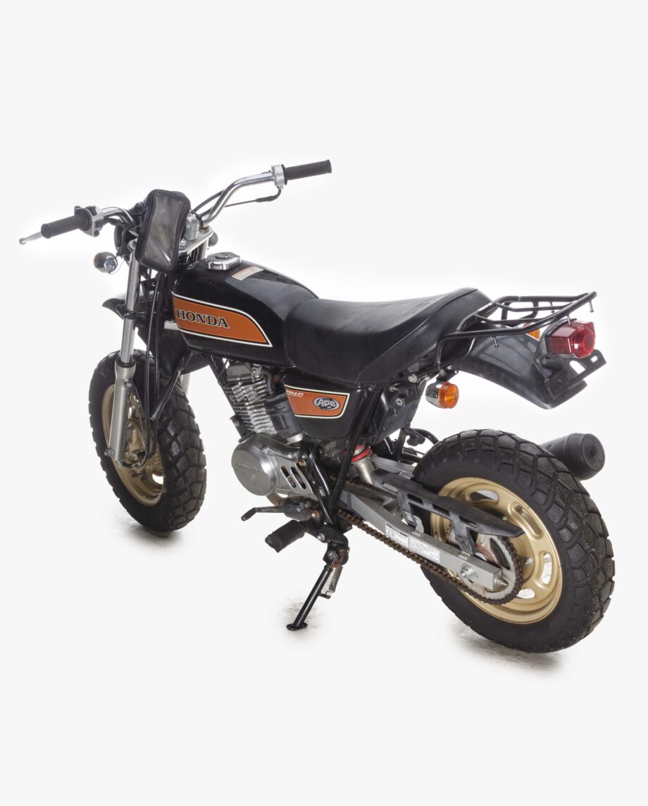 Honda Ape XZ50 FI black-orange - 585 km - Image 2