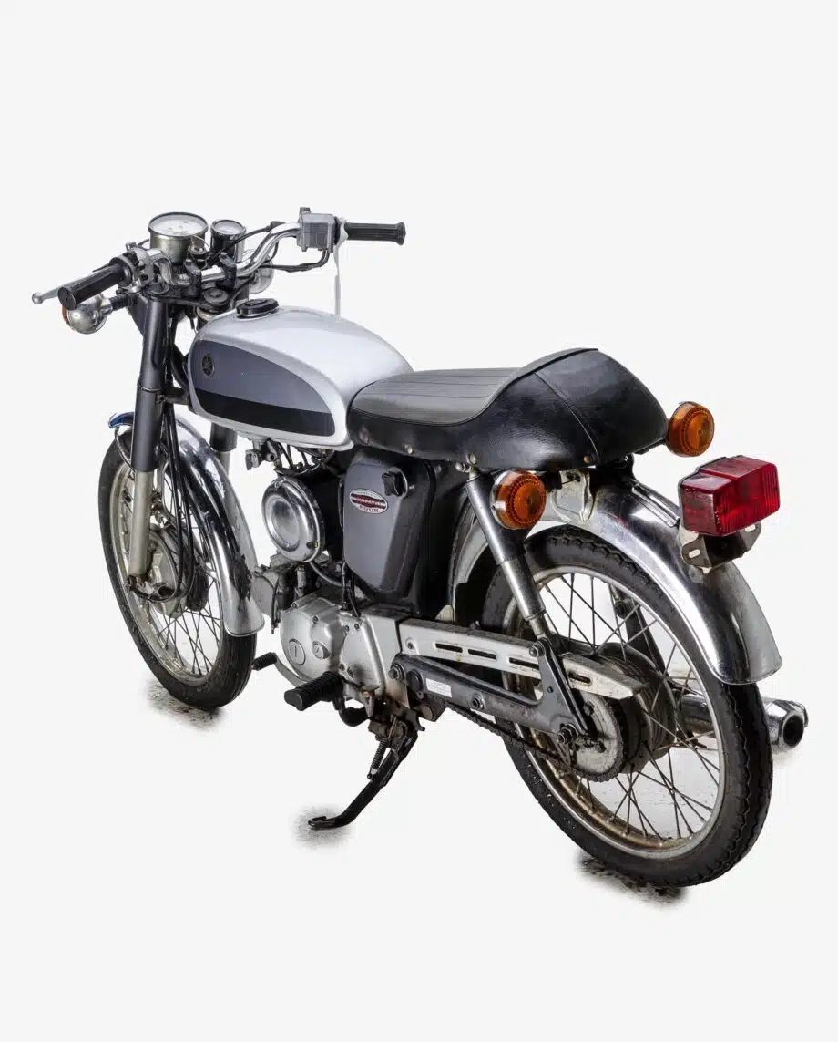 Yamaha YB50 four Silver - 22621 km. · Fourstrokebarn Honda & Parts Yamaha YB50 four Silver - 22621 km. · Fourstrokebarn Honda & Parts
