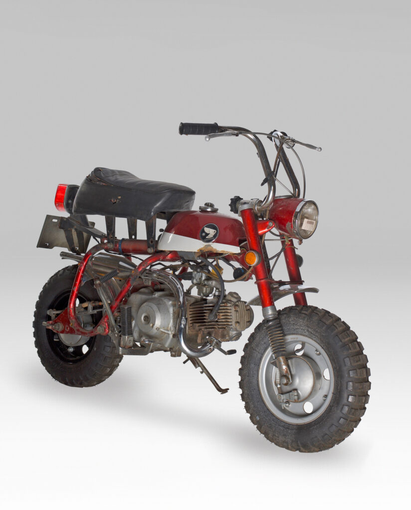 Honda Monkey Z50A red - 5690 km · Fourstrokebarn Honda & Parts