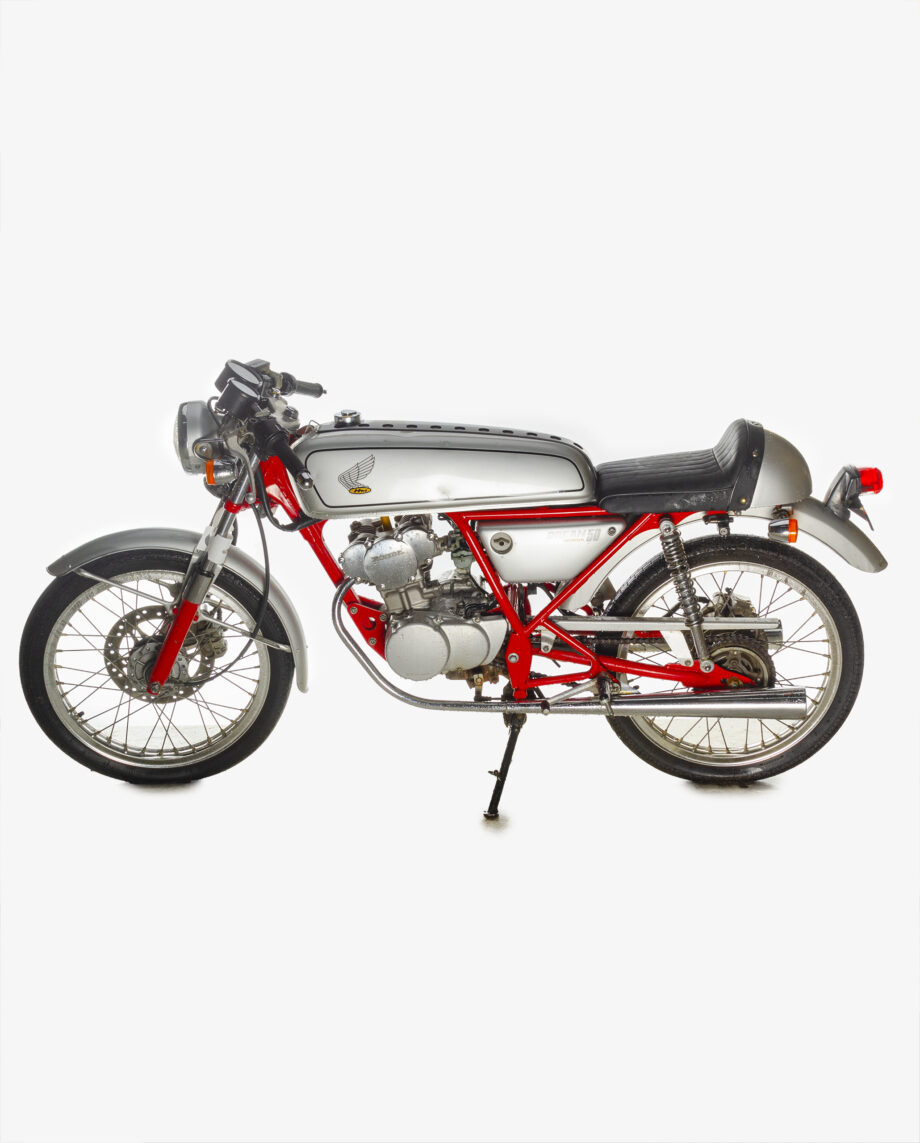 Honda Dream 50 Zilver-rood - 11949 km. - Afbeelding 3