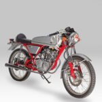 Honda rêve rouge argent - 4377 km.