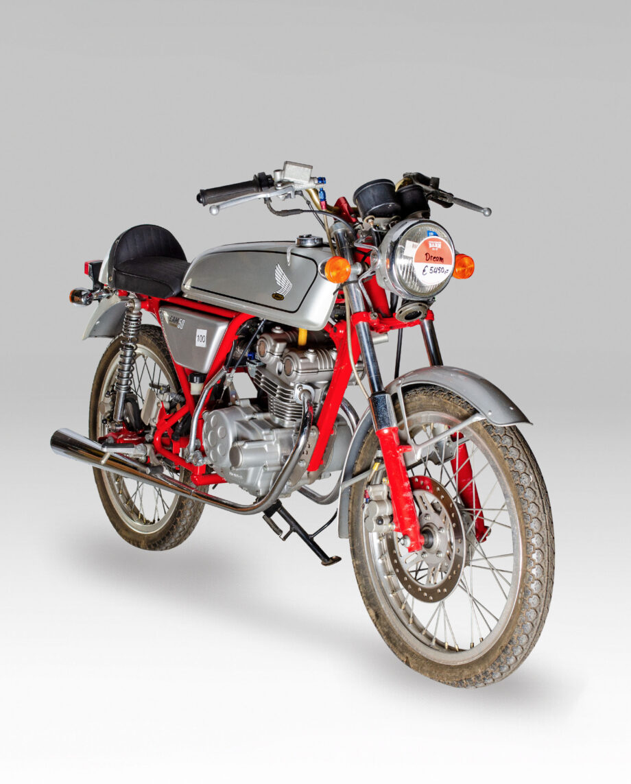 Honda dream Rood-Zilver - 1304 km.