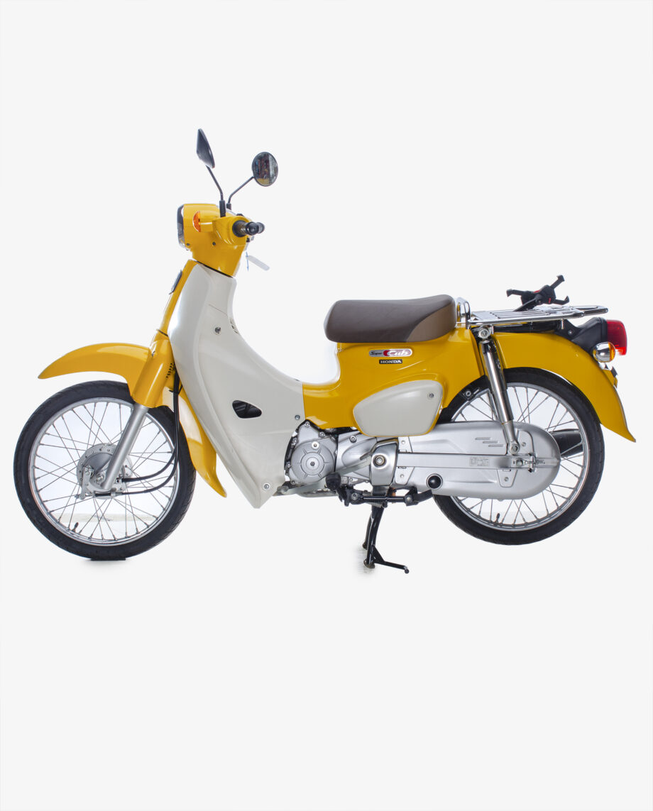 Honda c50 geel - 4400km - 2021 - met kenteken - Afbeelding 2