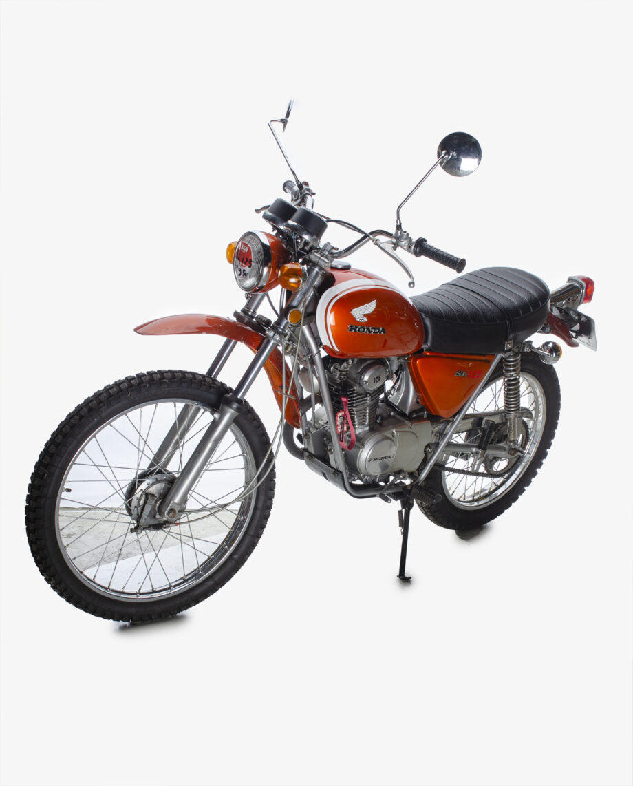 Honda SL 125 volledig gerestaureerd met kenteken. 141192