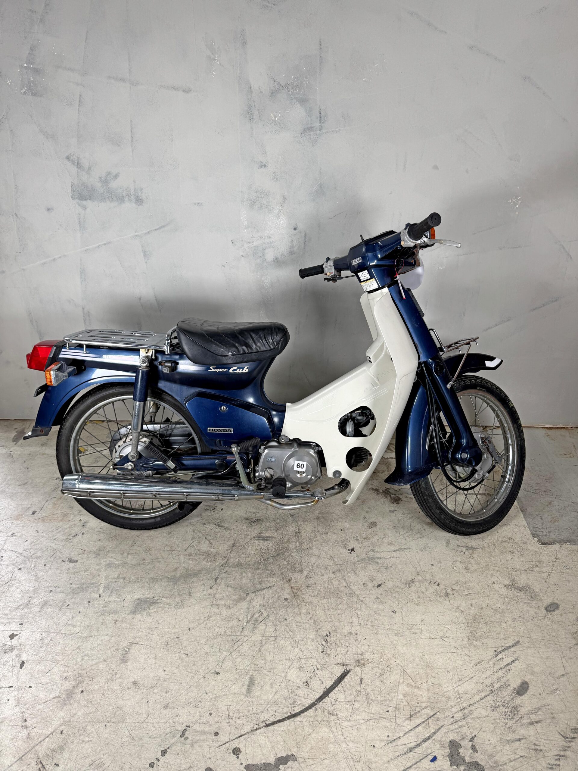Honda C90 blauw km stand 6306 (60)