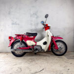 Honda C50 little cub rood km stand 17385 (89)