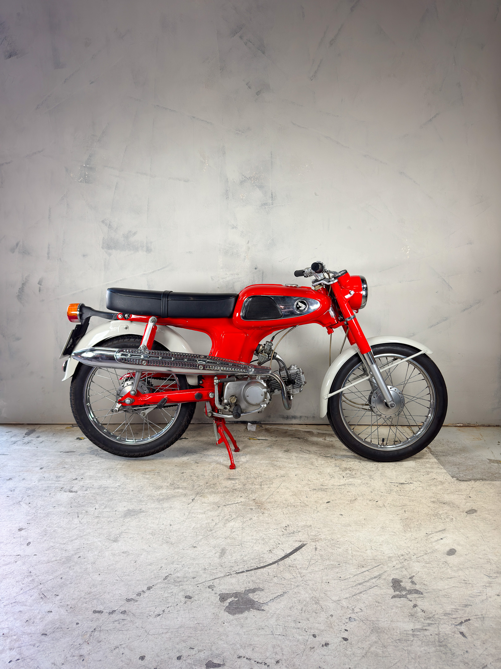 Honda SS50 K0 rood - (008)