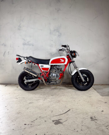 Honda Ape Km.Stand 677* (77)