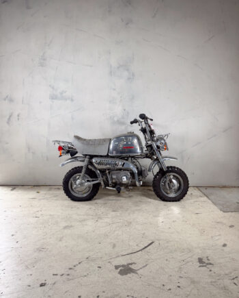 Gorilla chrome Km.Stand (8)